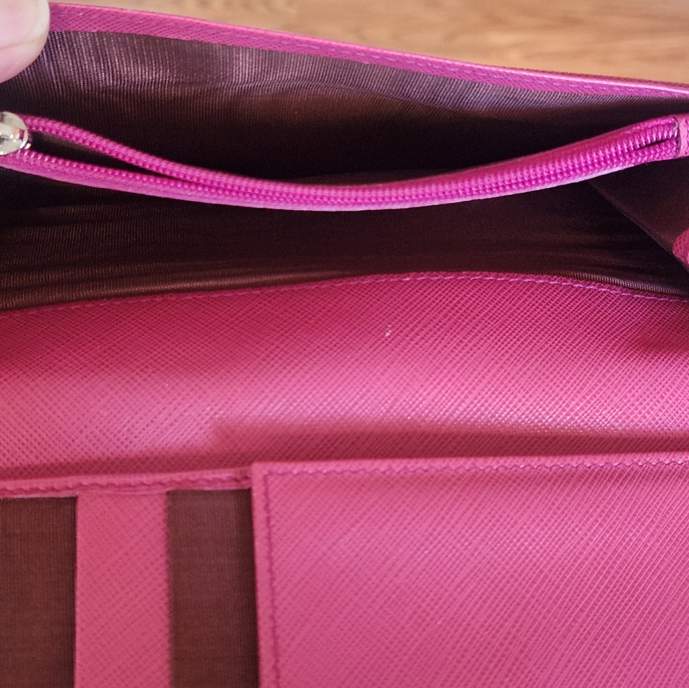 Ferragamo Wallet - Picture 2 of 6